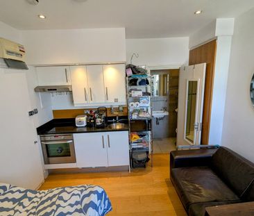 Studio Flat, Uxbridge Road, W12 - Photo 5