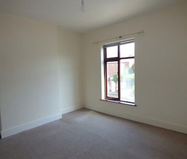 2 bedroom semi-detached house to rent - Photo 5