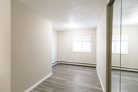 211 14 Avenue SW, Calgary - Photo 4