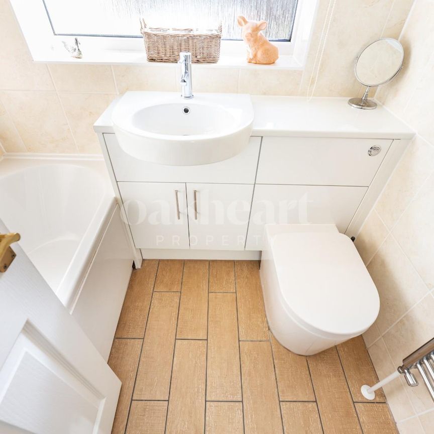 Myrtle Grove, Colchester - Photo 1