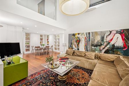 2 bedroom mews to rent - Photo 2