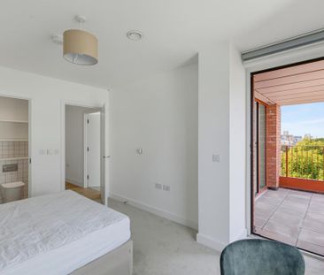 3 bedroom flat to rent - Photo 5