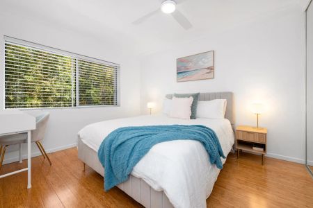 Fully Furnished Inner-City Apartment in Boutique West End Complex - Photo 4