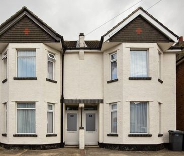 Student House on Stewart Road, Charminster - Photo 4