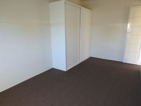 TWO BEDROOM UNIT - PRIME LOCATION! - Photo 2