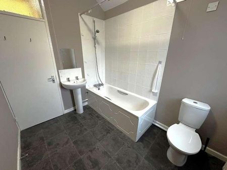 Vicarage Road, Halesowen, B62 - Photo 5