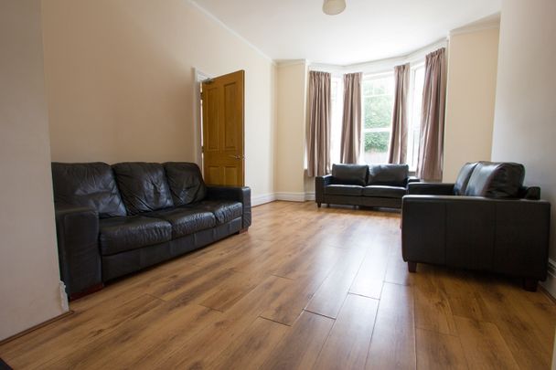 8 Bed Semi-Detached House, Belmont Road, SO17 - Photo 1