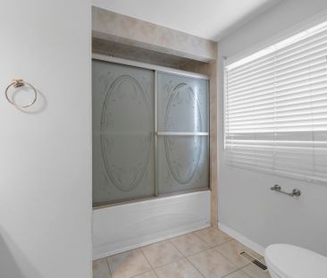 For Lease - 35 Ferri Crescent, Brampton, Ontario - Photo 4