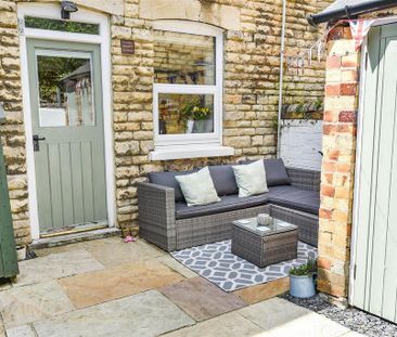 2 bedroom terraced house to rent - Photo 4