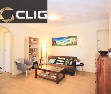 Quite Two Bedroom Unit. - Photo 2