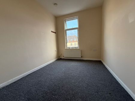 2 Bed Flat, High Road, IG1 - Photo 5