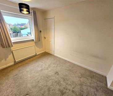 3 bedroom detached house to rent - Photo 4