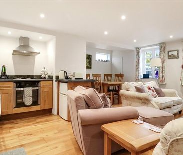 2 bedroom end of terrace house to rent - Photo 2