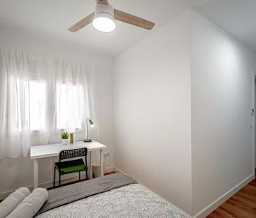 Calle de la Pilarica, Madrid, Community of Madrid 28026 - Photo 6