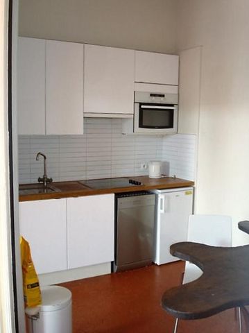 Location Appartement 2 pièces 68m² DRAGUIGNAN 83300 - Photo 4