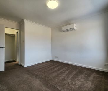 Spacious Family Home in a Prime Rouse Hill Location! - Photo 5