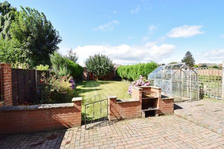 3 bedroom House To Let - Photo 2