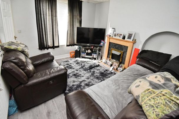 2 bedroom terraced house to rent - Photo 1
