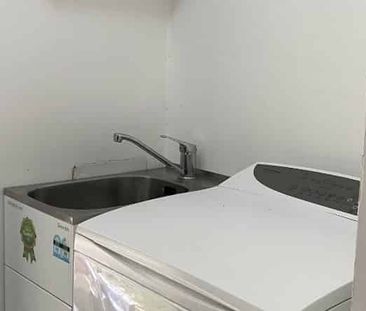 Sandy Beach, Shakespeare Rd and Shopping .... - Photo 3