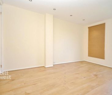 4 bedroom detached house to rent - Photo 1