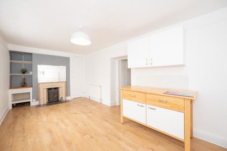 3 bedroom terraced house to rent - Photo 5