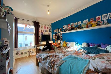 Dover Street - Photo 4