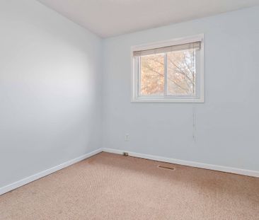 For Lease - 53 Courtleigh Square, Brampton, Ontario - Photo 3