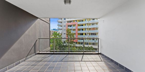 Great - One Bedroom Unit - Photo 3