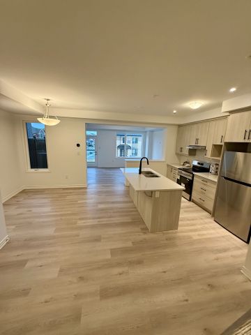 For Lease - 26 Ennerdale Street, Barrie, Ontario - Photo 5