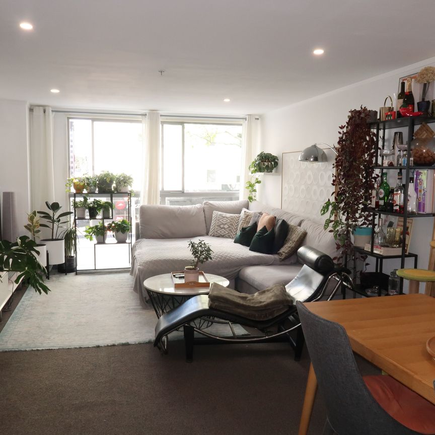 Spacious Two-Bedroom Apartment in Auckland CBD - Photo 1