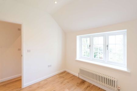 Pettiwell, Garsington - Photo 3