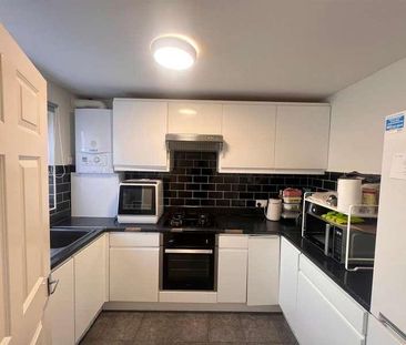 Garland Drive, Hounslow, TW3 - Photo 3