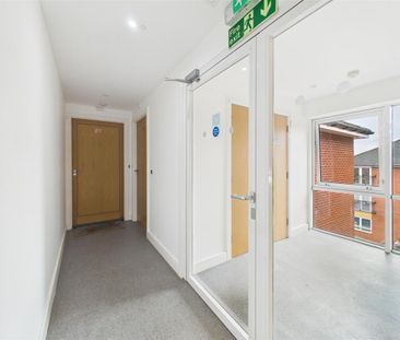 1 bedroom Apartment to rent - Photo 5