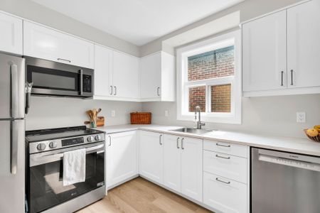 For Lease - 117 Hillsdale Avenue Unit# 3, Toronto, Ontario - Photo 2