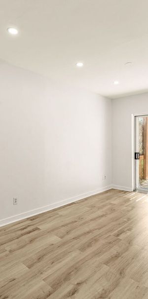 Renovated 4½ Apartment - Photo 1