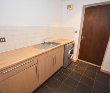 4 bedroom townhouse to rent - Photo 3