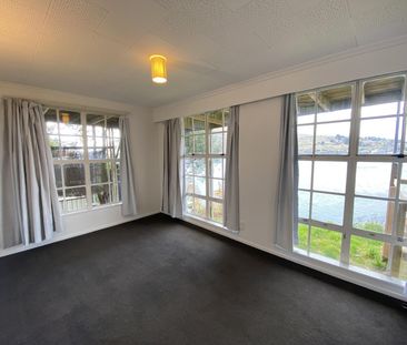 Frankton Road gem - Stunning views - Photo 2