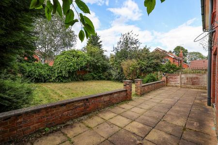 4 bedroom detached house to rent - Photo 2