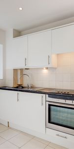 Two bedroom Two Bathroom Apartment – Fulham Road, London, SW3 6SH - Photo 3