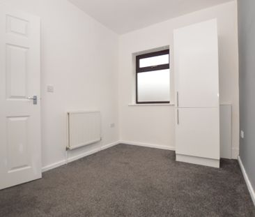 2 Bedroom Terraced House - Photo 3
