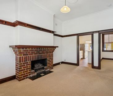 Charming Apartment in Sought-After North Perth Location - Photo 1