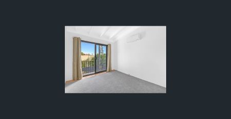 Large Furnished Villa – short term lease available - Photo 3