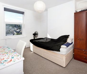 4 bedroom terraced house to rent - Photo 2