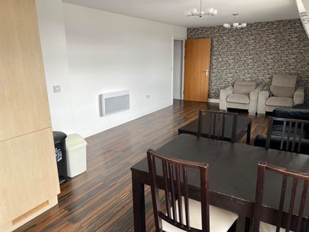 2 Bed Flat, Victoria Place, BS5 - Photo 3