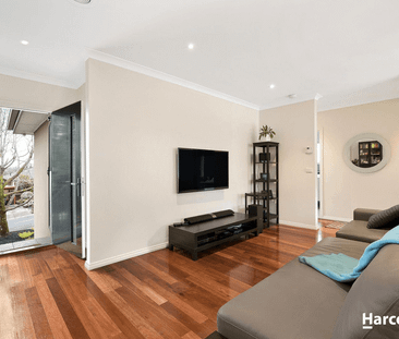 Stunning Townhouse in Prize Position - Photo 2
