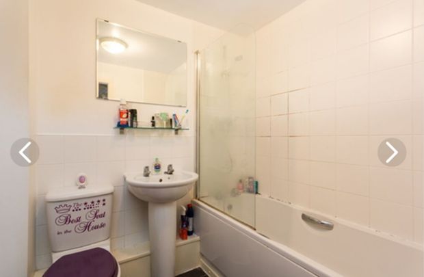 Bolton House, Lawrence Street - P10591 - Photo 1