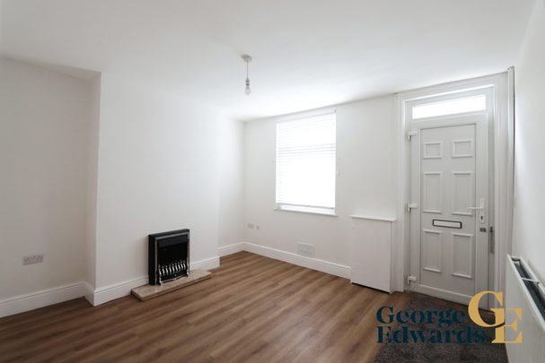 2 bedroom terraced house to rent - Photo 1