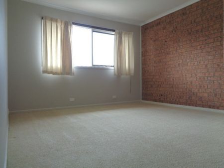 Spacious 2 Bedroom Townhouse - Photo 5