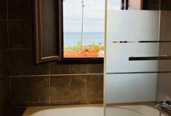 3 room luxury penthouse for rent in Estepona, Andalusia