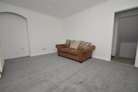 2 bedroom maisonette to rent - Photo 2